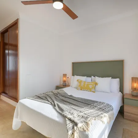 Ca Esmeralda, Volcan Y Lava * Yaiza